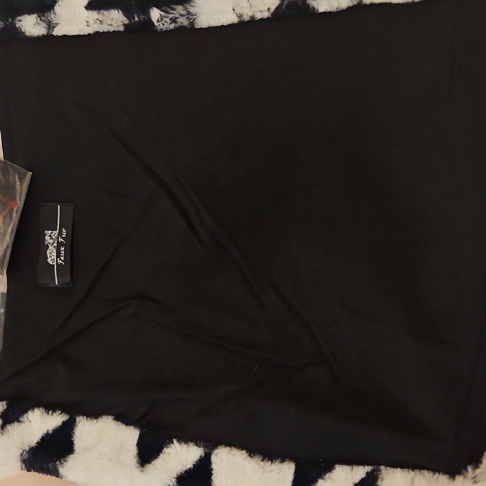 Clothes - Picture 5 of 7